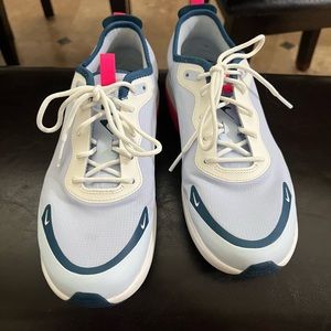 Gently used Womens Nike Air Max Dia Trainers in size 7.5 - no box